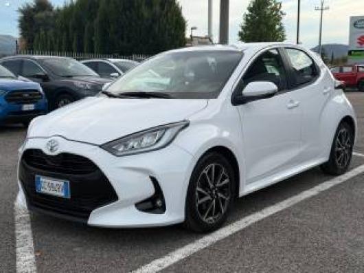 usato TOYOTA Yaris