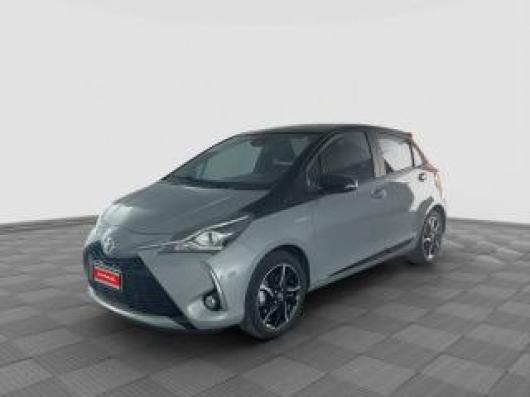 usato TOYOTA Yaris