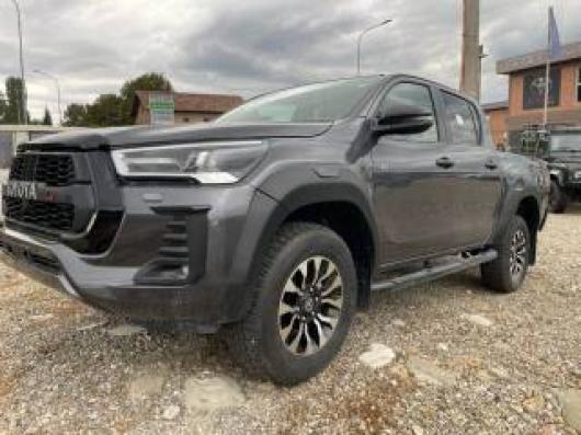 nuovo TOYOTA Hilux