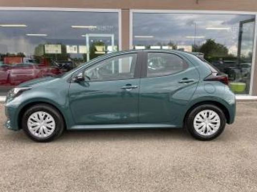 nuovo TOYOTA Yaris