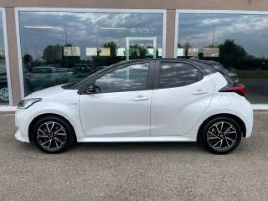 usato TOYOTA Yaris