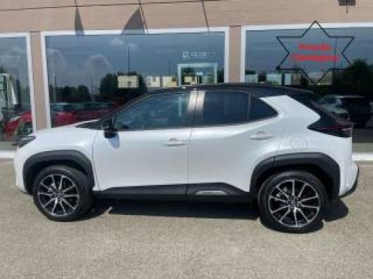 nuovo TOYOTA Yaris Cross