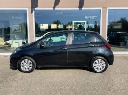 usato TOYOTA Yaris