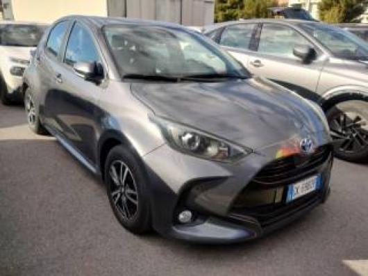 usato TOYOTA Yaris