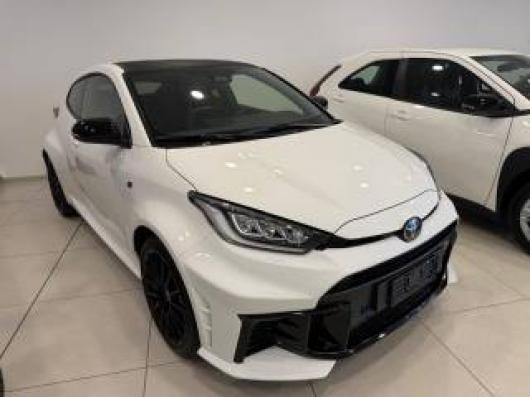 nuovo TOYOTA Yaris