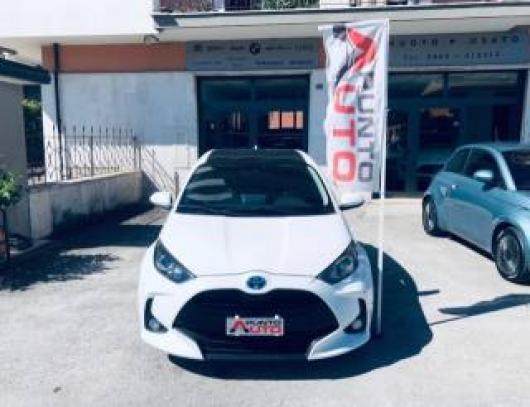 usato TOYOTA Yaris