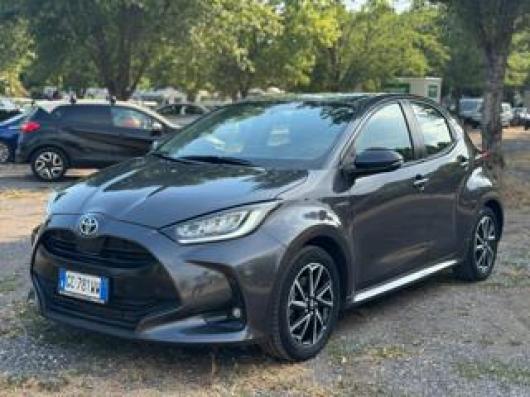 usato TOYOTA Yaris