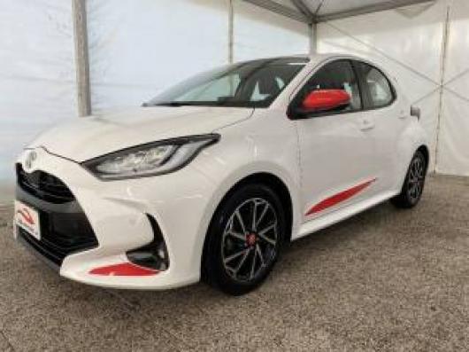 usato TOYOTA Yaris