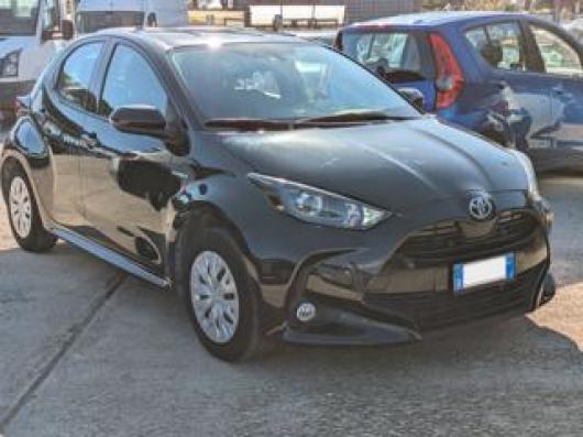 usato TOYOTA Yaris