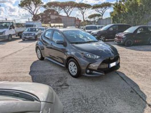 usato TOYOTA Yaris