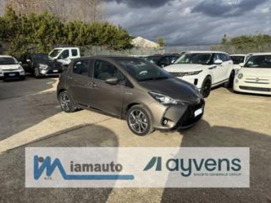 usato TOYOTA Yaris