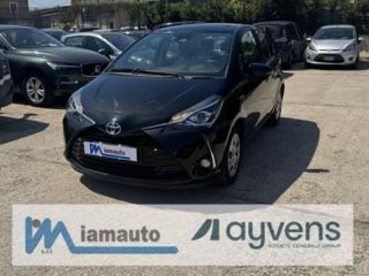 usato TOYOTA Yaris