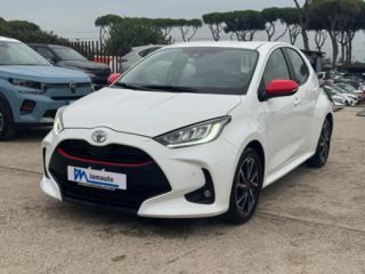 usato TOYOTA Yaris