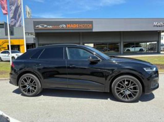 usato AUDI Q8