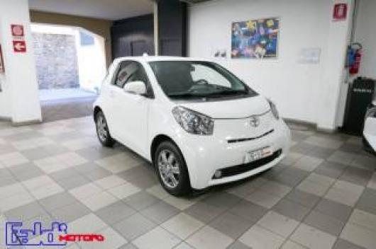 usato TOYOTA iQ