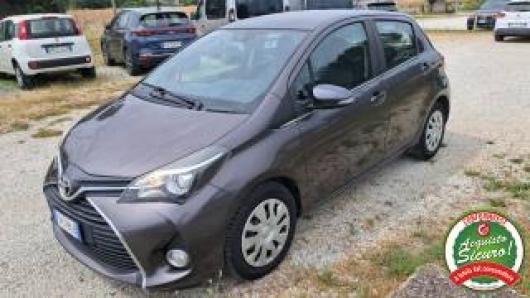 usato TOYOTA Yaris