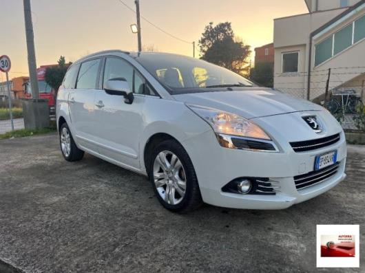 usato PEUGEOT 5008