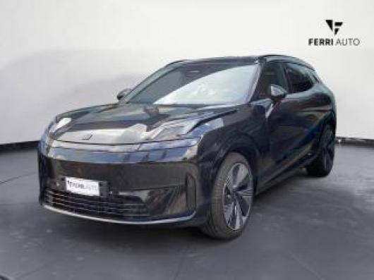 Km 0 LYNK & CO 08