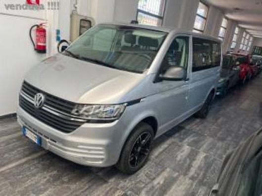 usato VOLKSWAGEN Caravelle