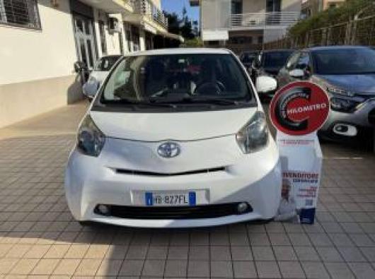 usato TOYOTA iQ