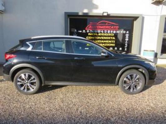 usato INFINITI QX30