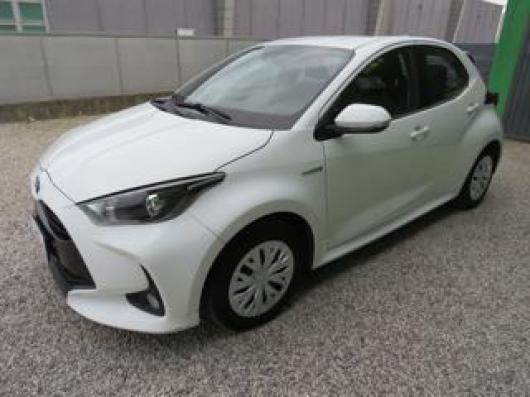 usato TOYOTA Yaris