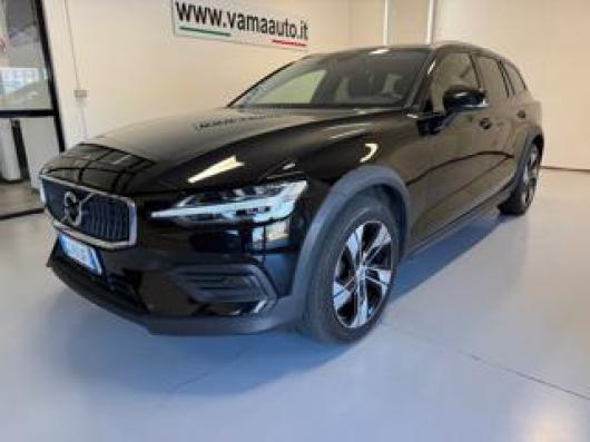 usato VOLVO V60 Cross Country