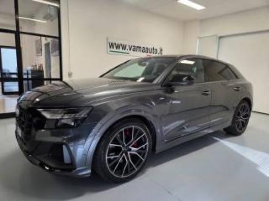 usato AUDI Q8