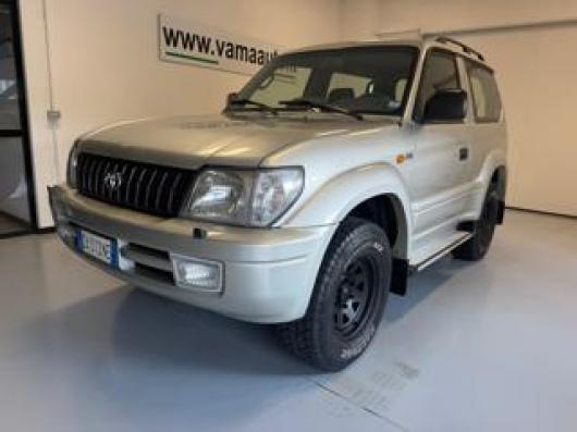 usato TOYOTA Land Cruiser