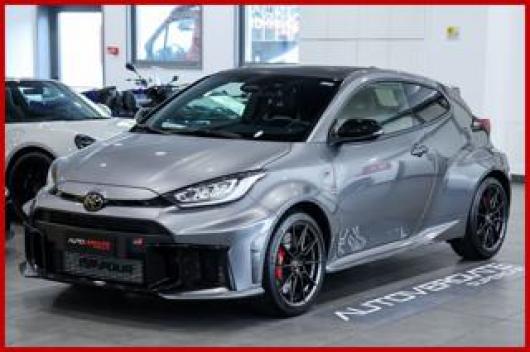 usato TOYOTA Yaris