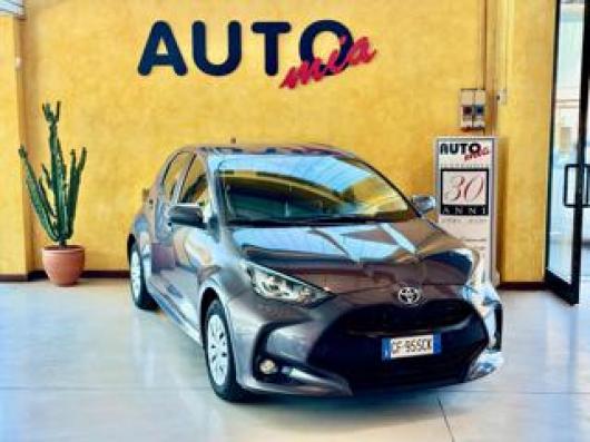 usato TOYOTA Yaris