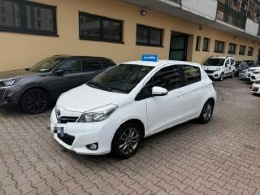 usato TOYOTA Yaris
