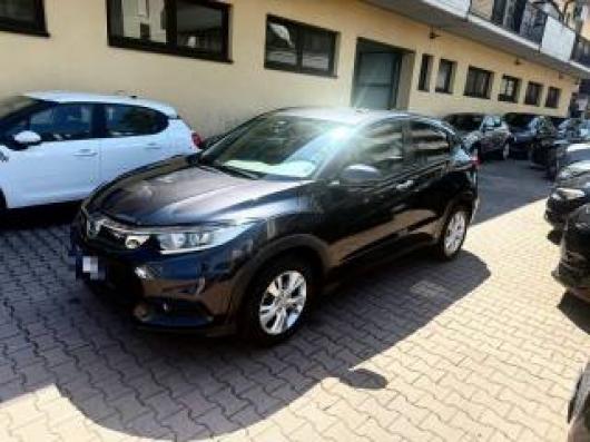 HR V