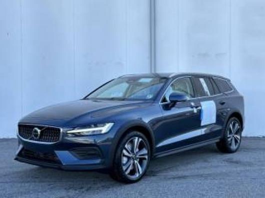 nuovo VOLVO V60 Cross Country