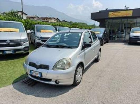 usato TOYOTA Yaris