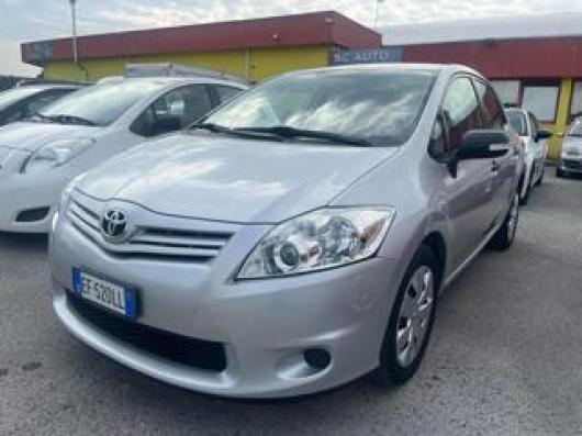 usato TOYOTA Auris