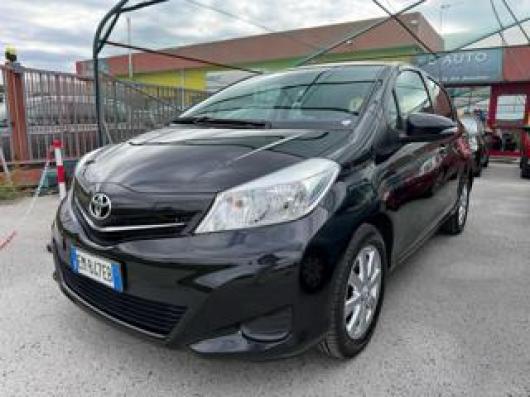 usato TOYOTA Yaris
