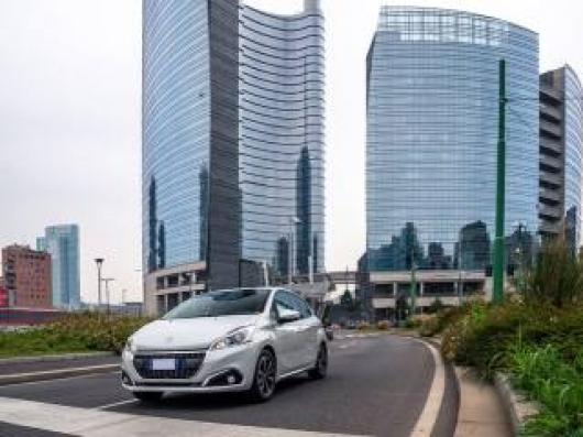 usato PEUGEOT 208