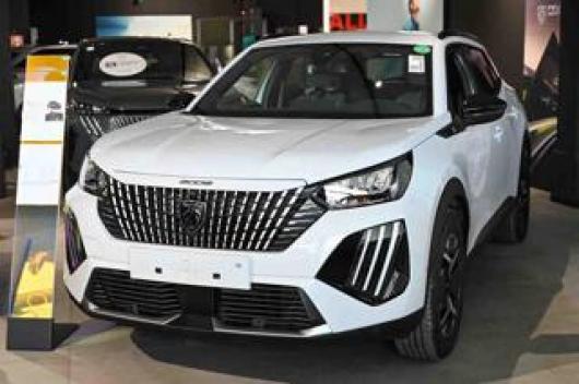 nuovo PEUGEOT 2008