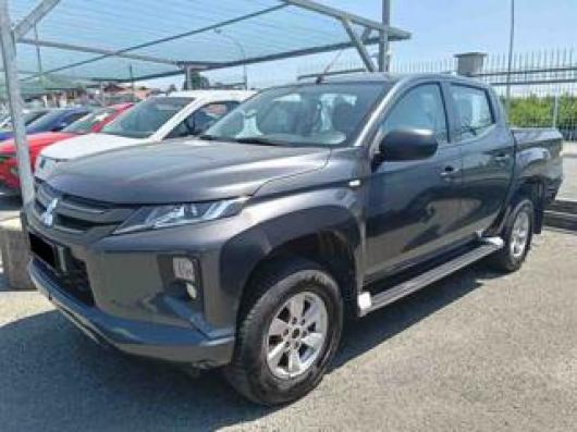 usato MITSUBISHI L200