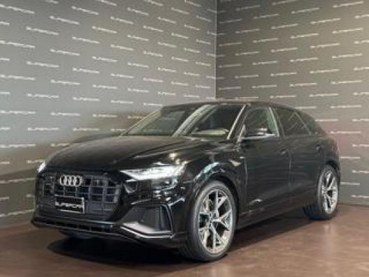 usato AUDI Q8