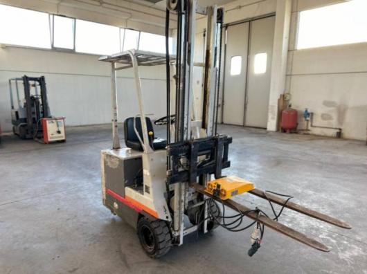 usato Altro CARRELLO ELEVATORE 10 QL 3 RUOTE