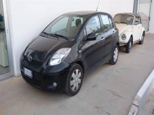 usato TOYOTA Yaris