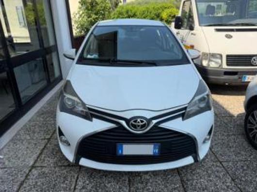 usato TOYOTA Yaris