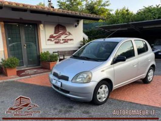 usato TOYOTA Yaris