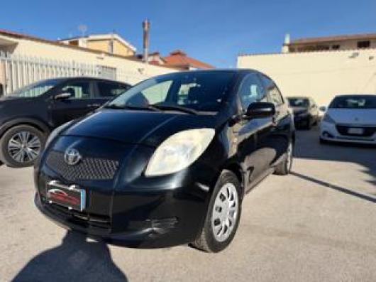 usato TOYOTA Yaris