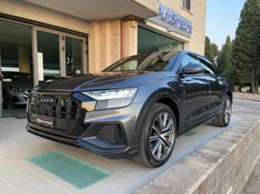 usato AUDI Q8