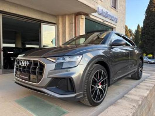 usato AUDI Q8
