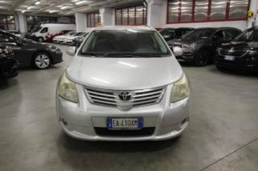 usato TOYOTA Avensis