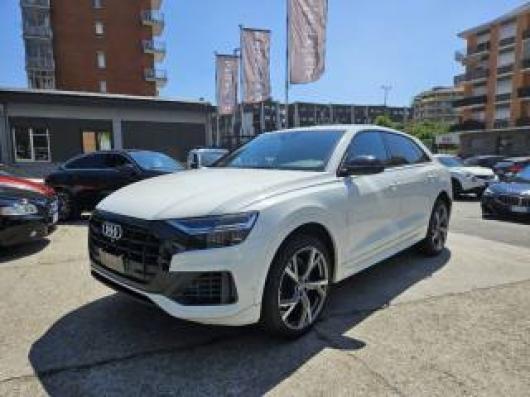 usato AUDI Q8